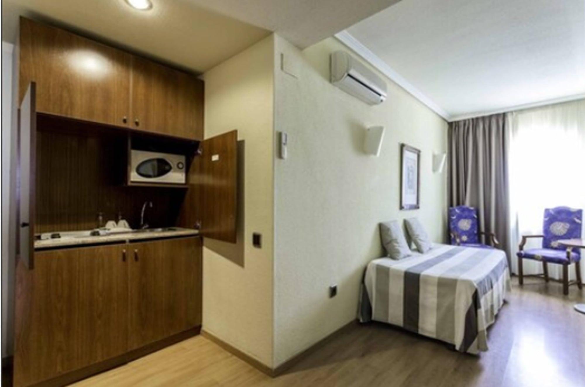 אלמריה Torreluz Apartamentos מראה חיצוני תמונה