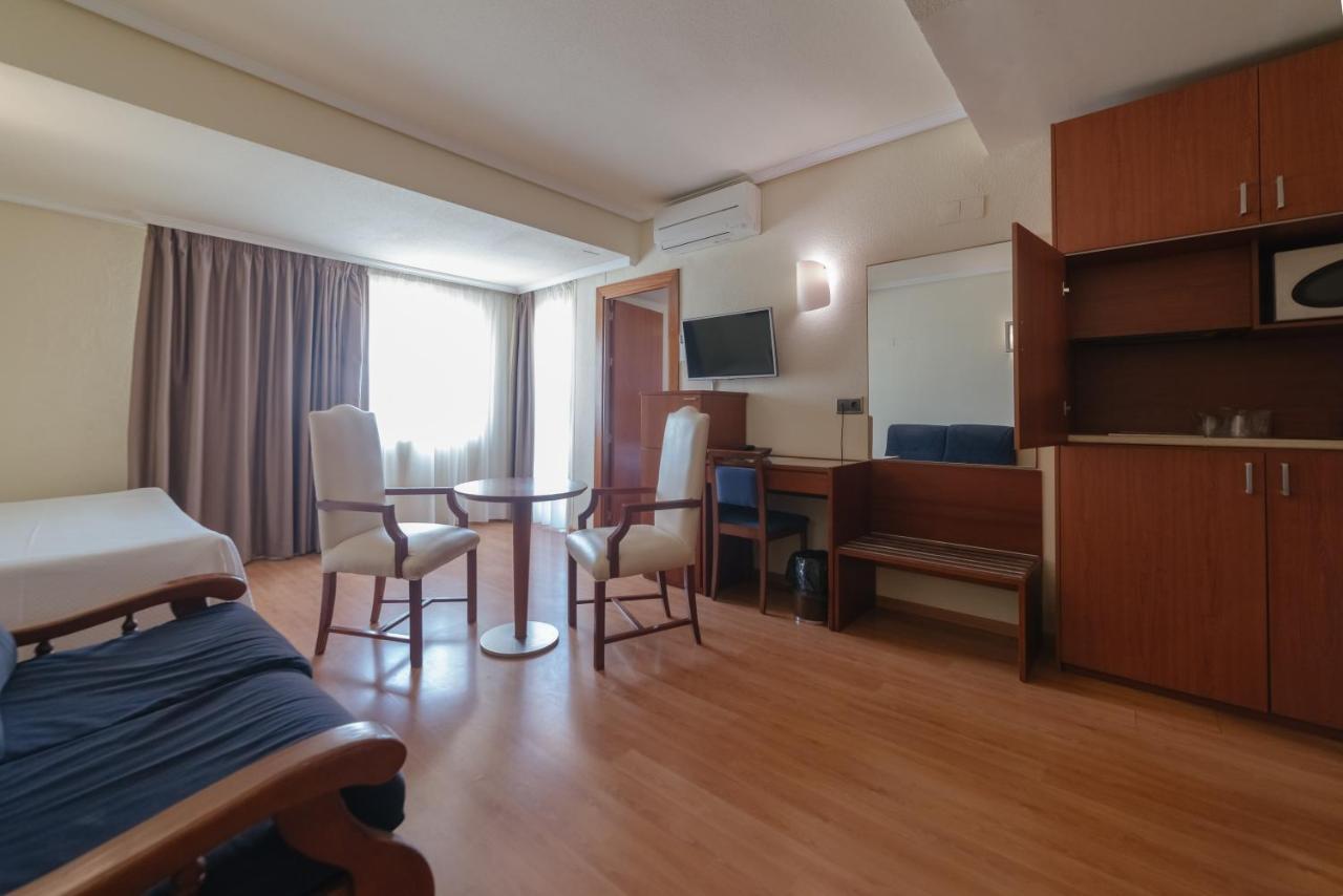 אלמריה Torreluz Apartamentos מראה חיצוני תמונה
