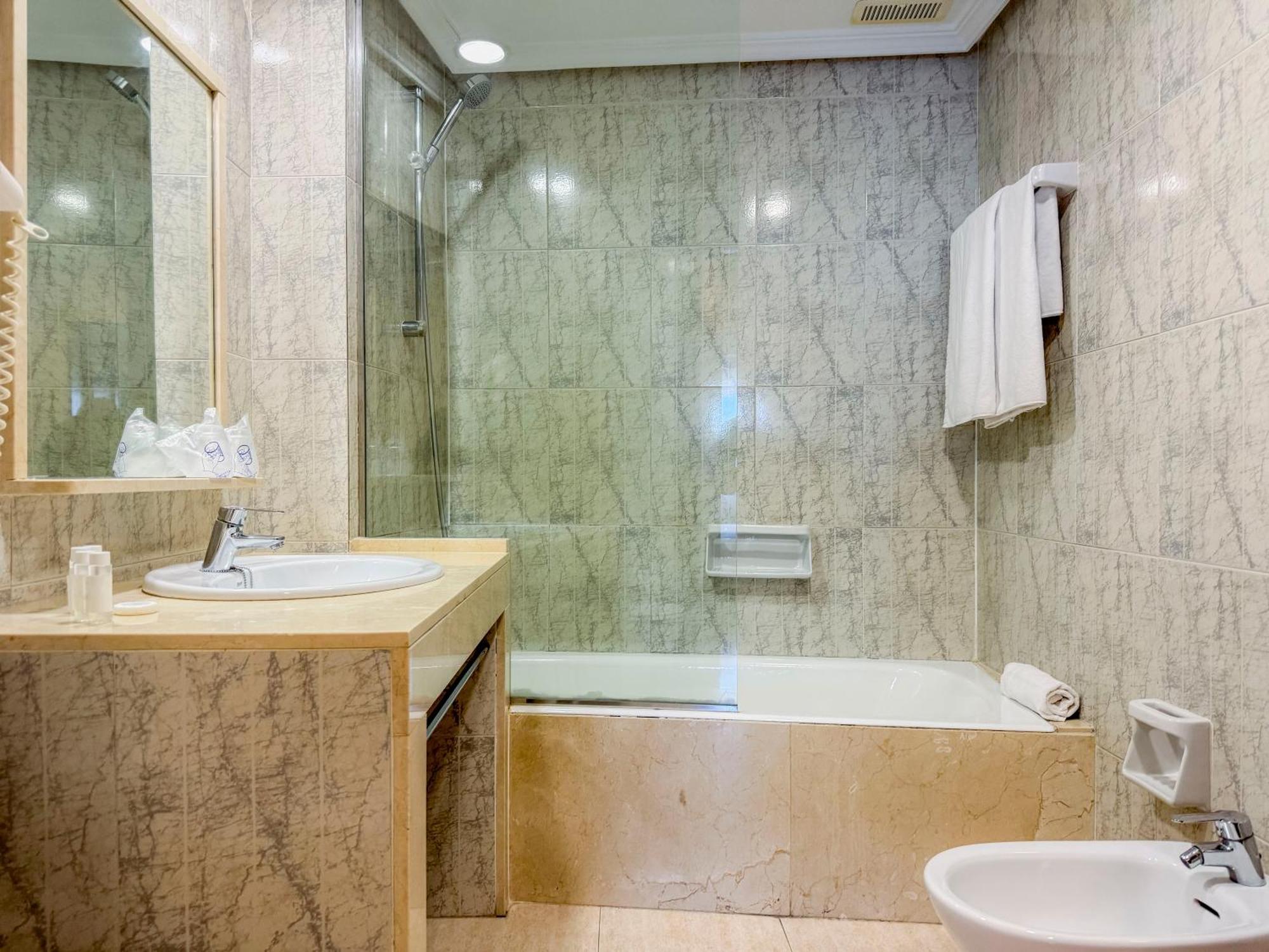 אלמריה Torreluz Apartamentos מראה חיצוני תמונה