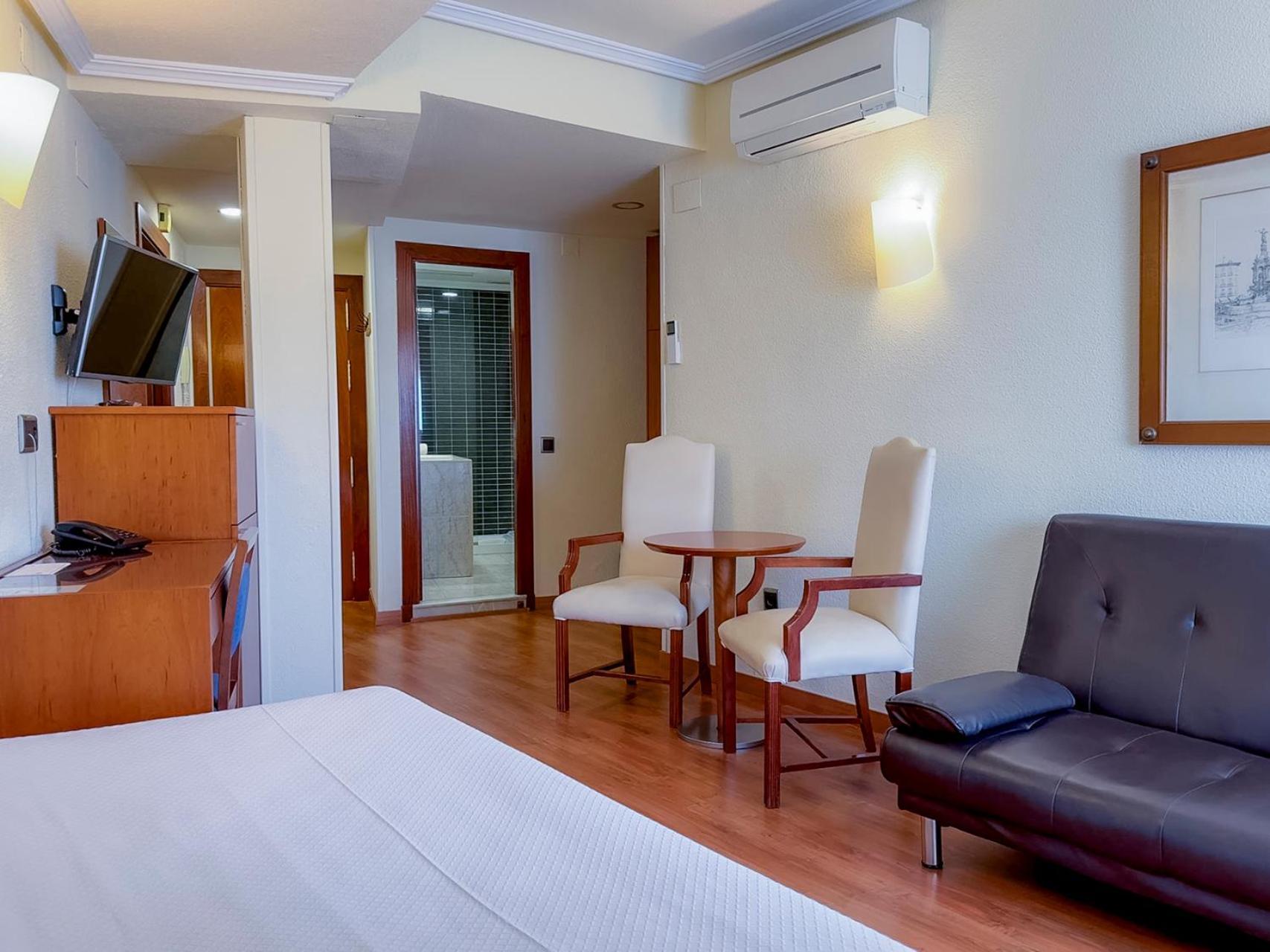 אלמריה Torreluz Apartamentos מראה חיצוני תמונה